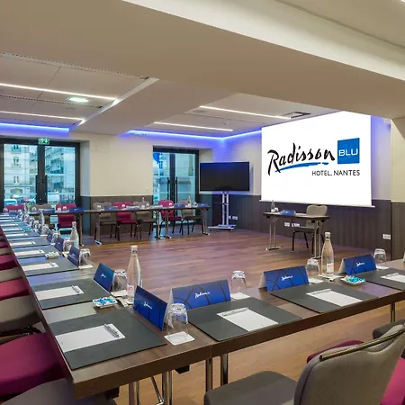 Radisson Blu Готель